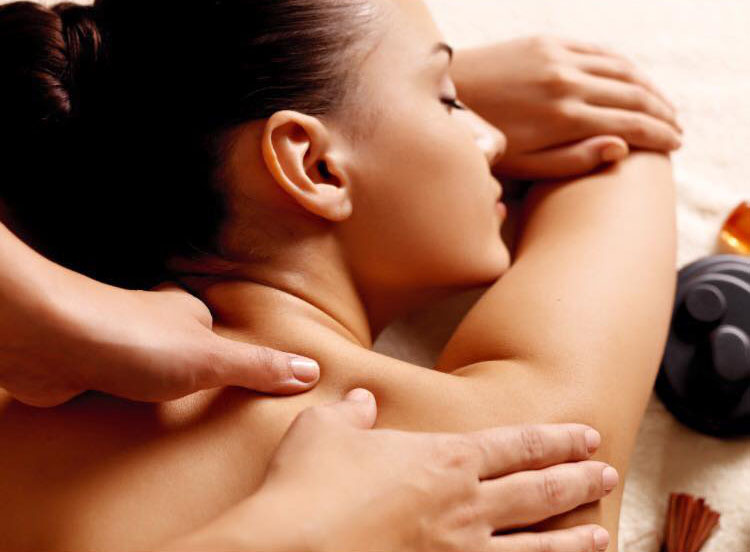 Service de massage bien-être et thérapeutiques à Montréal  - Hammam ZinaBelle à Montréal